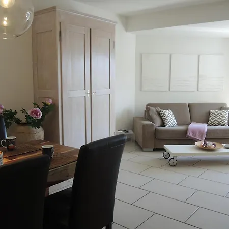 Apartman Fiore Rosa By Fewotessin *