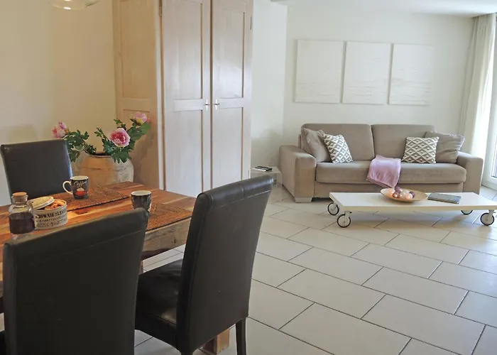 Fiore Rosa By Fewotessin أسكونا